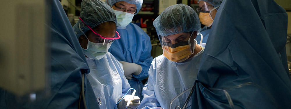Image of Dr Sutkin in the OR