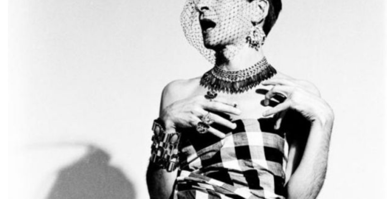 The artist Copi, performing